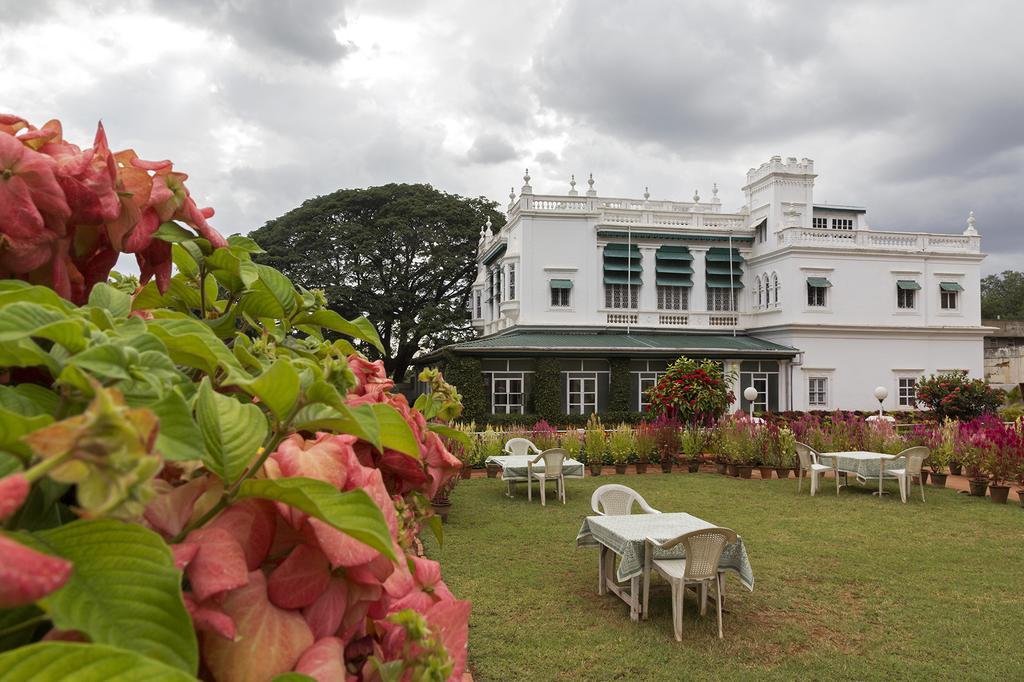 The Green Hotel Mysore Bagian luar foto